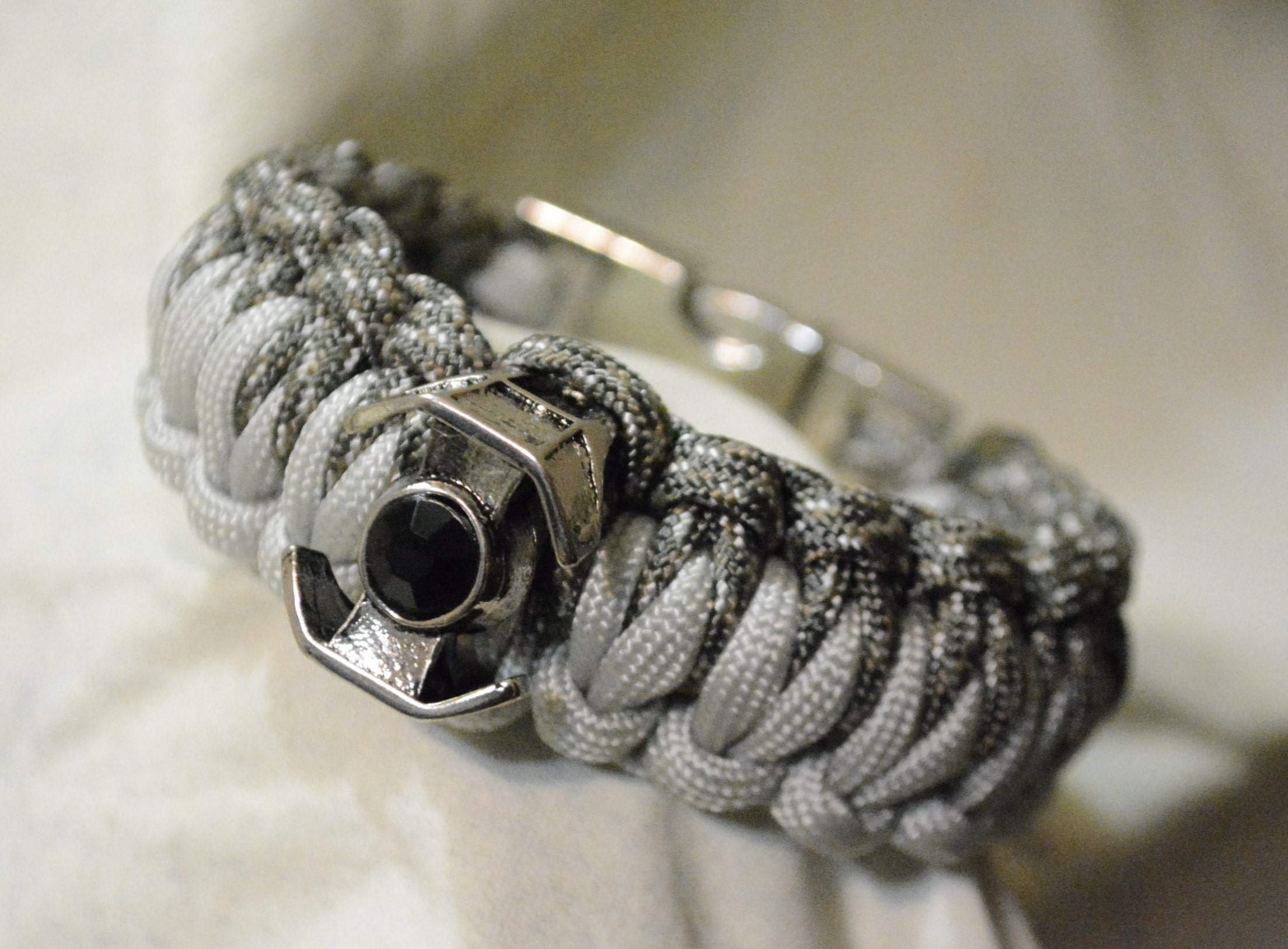 Star-Wars / Tie-Fighter Paracord Bracelet / Star-Wars Bracelet