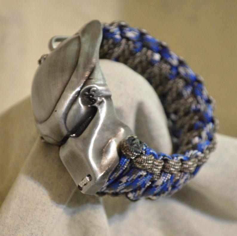 The Predator / Jungle Hunter Paracord Bracelet / the Predator Bracelet