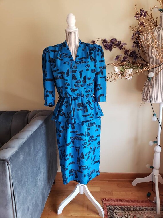 1980's Blue/Black Abstract Peplum Dress - Medium