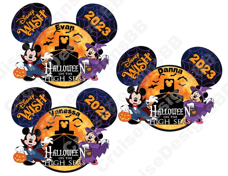 Peut inclure: Trois oreilles de Mickey Mouse Disney Wish Halloween on the High Seas 2023 avec des noms diff&eacute;rents&nbsp;: Evan, Danna et Vanessa. Chaque oreille a un motif de toile d&rsquo;araign&eacute;e violet et noir, une lune jaune avec des chauves-souris et un Mickey Mouse et une Minnie Mouse habill&eacute;s en costumes d&rsquo;Halloween.