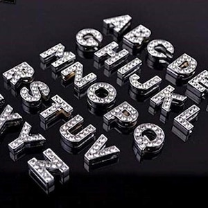 Diamantes de imitación de la A a la Z, letras de dijes de alfabeto deslizantes, letras de dijes de alfabeto de diamantes de imitación de 8 mm