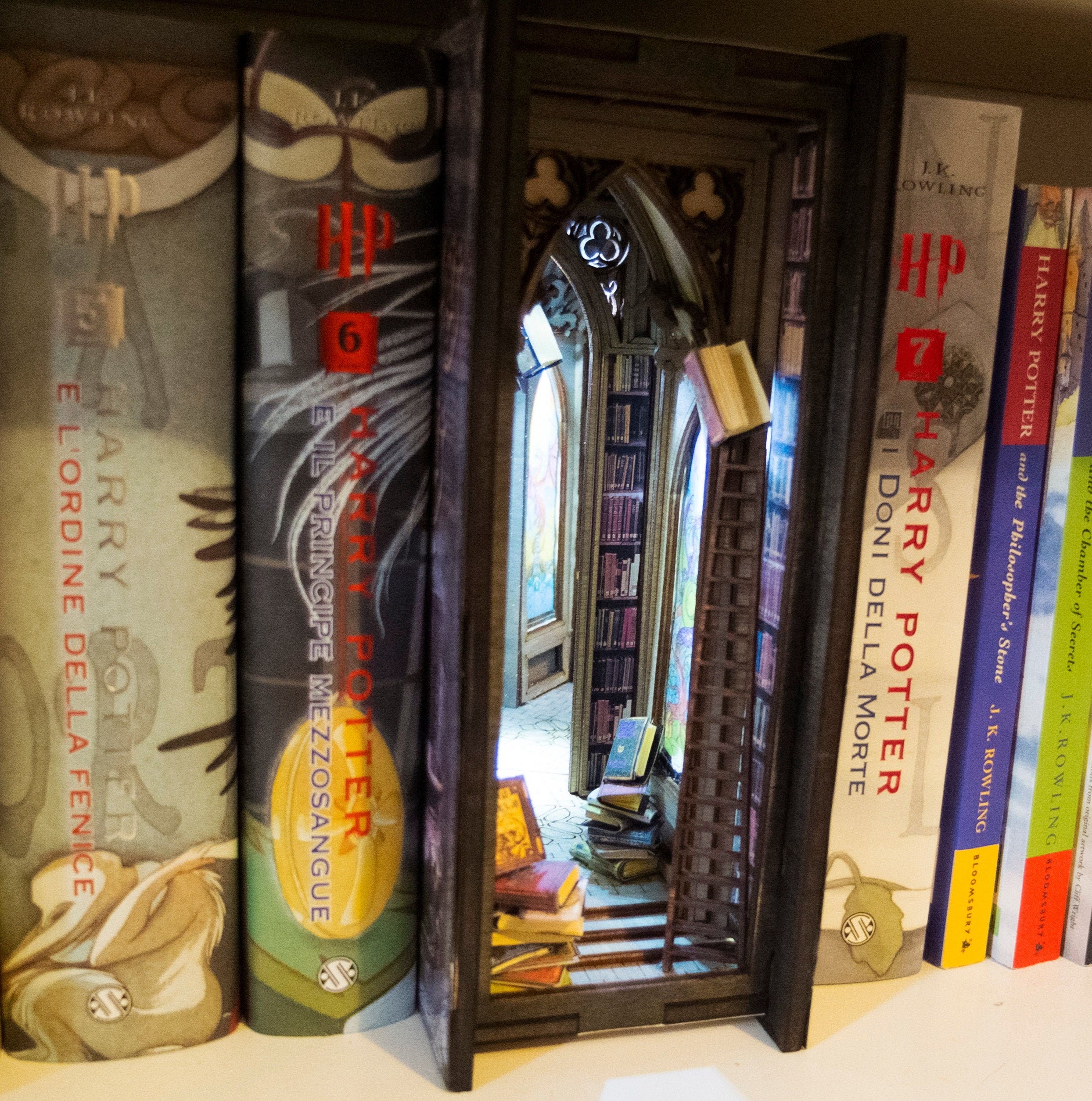 Dracula Diorama Bookshelf Insert -  Finland