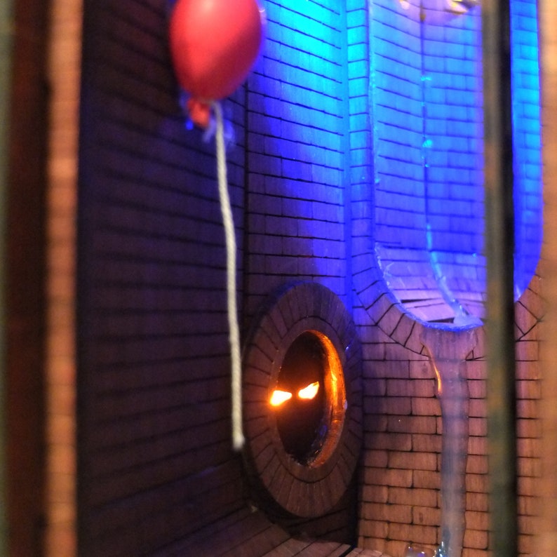 Red Balloon Diorama Bookshelf Insert - Etsy