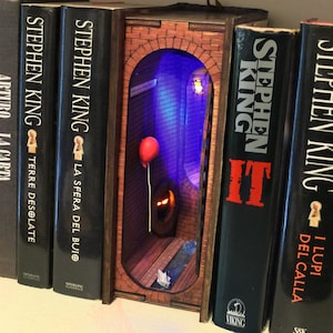 Red balloon Diorama Bookshelf Insert