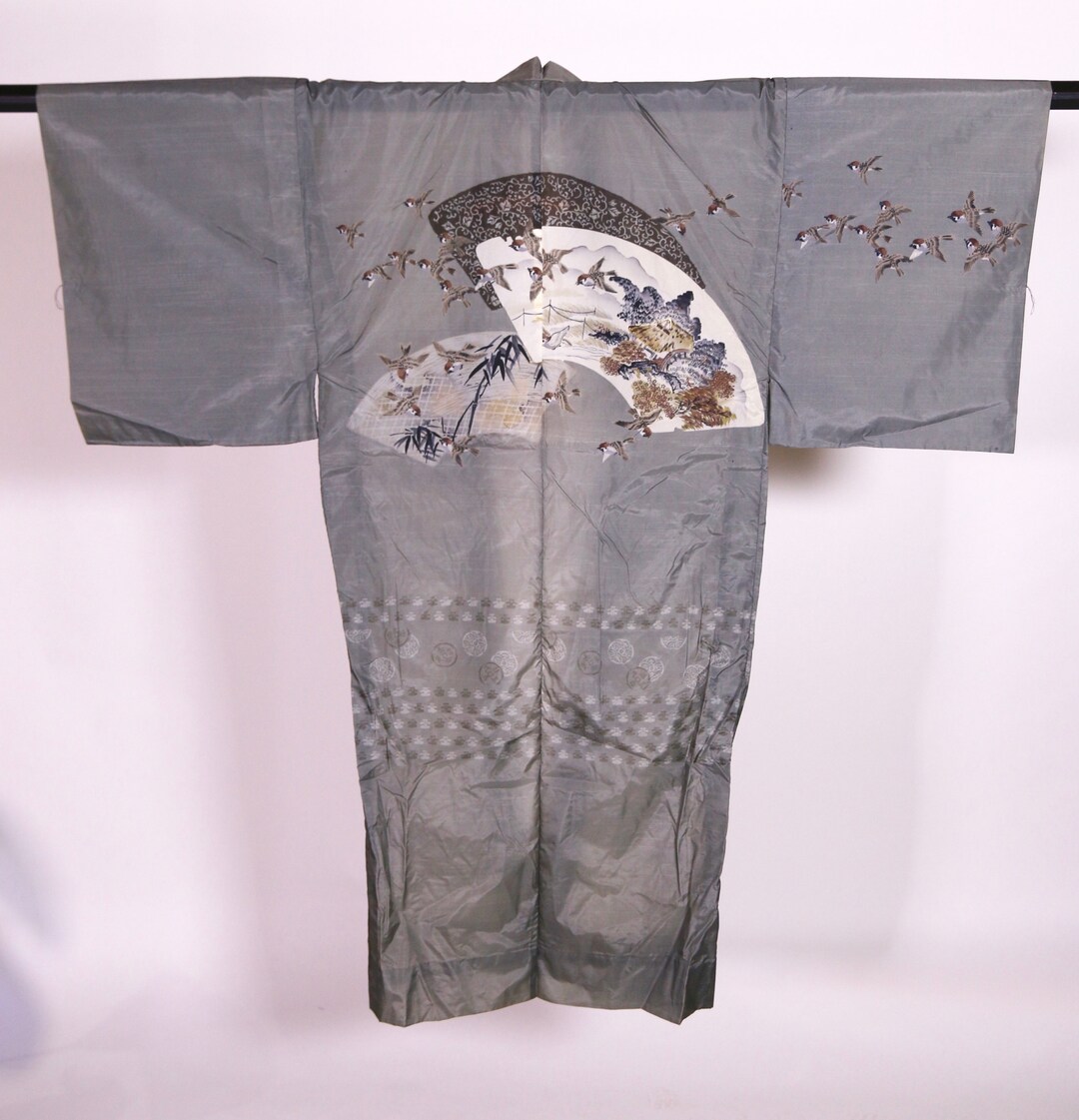 Vintage Japanese Men’s Robe Grey Silver Synthetic Material With Birds ...