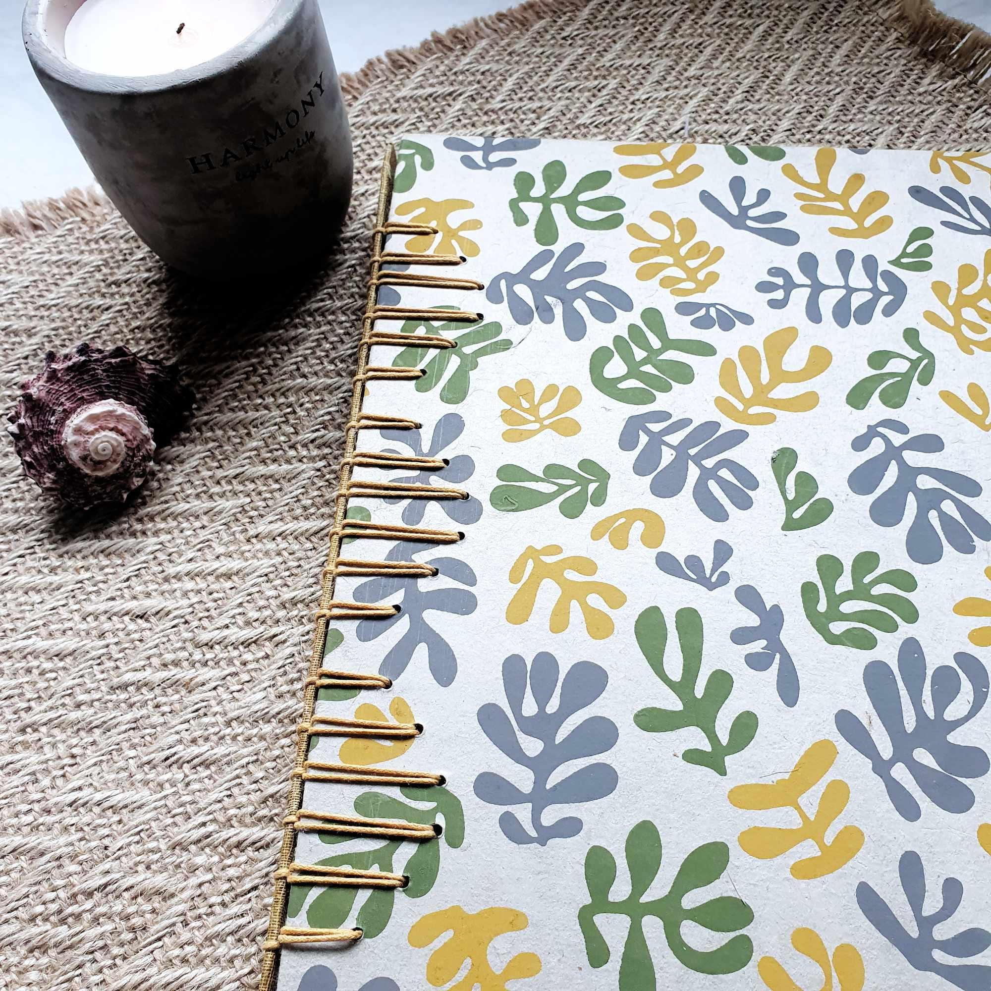 新品未使用 PierreChapo 写真集 Amazon.com: Pioneer Photo Albums Embroidered Live, Laugh