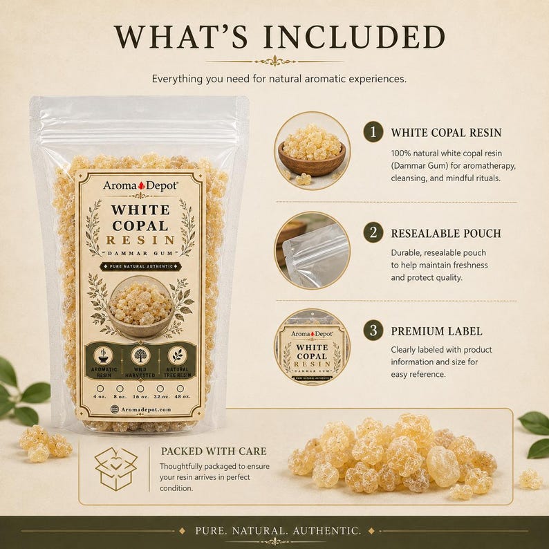 Pu&ograve; includere: Un sacchetto trasparente pieno di resina di copale bianca, etichettato "White Copal Resin" da Aroma Depot. L'immagine evidenzia l'uso della resina in aromaterapia e la sua qualit&agrave; naturale e autentica. La confezione include un sacchetto richiudibile e un'etichetta premium.
