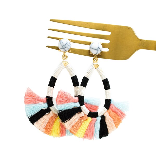 Pastel Rainbow Multi Threaded kwast ovale Hoop Earrings Hoop Earrings, Fringe Hoop Earrings Hoop Earrings, verklaring oorbellen, Mini Tassel Earrings, marmeren Gem oorbellen