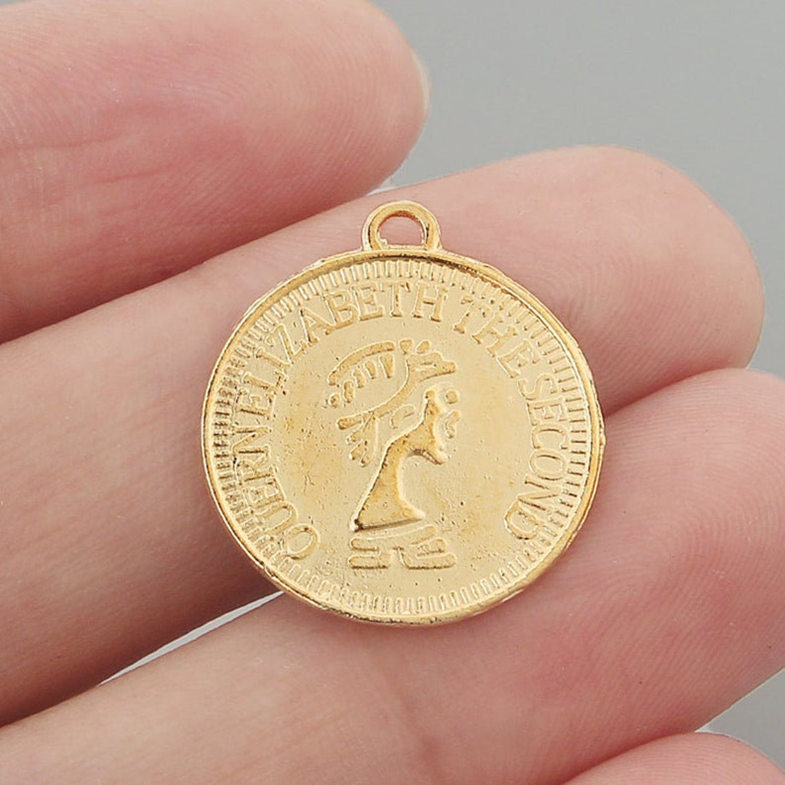 Queen elizabeth coin necklace Clearance