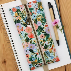 Rifle Paper Co. Garden Party Pen Pouch with Elastic Band
