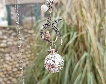 Bola de grossesse colibri  hibiscus et perle en pierre de lune. Bijoux fin. Chaine en acier inoxydable