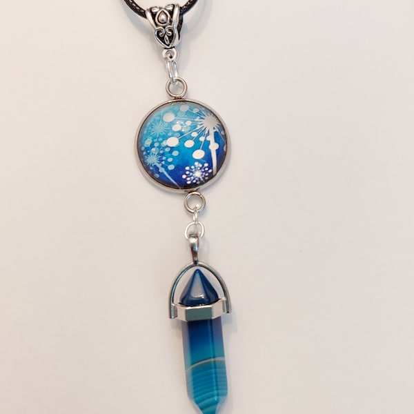 Collier pissenlit et agate teintée bleue. Bijoux fantaisie