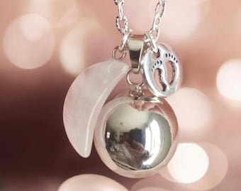 Pregnancy bola with small feet and moon in rose quartz