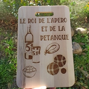 Cutting board 20x30cm the king of aperitifs and pétanque. Custom engraving possible. Aperitif board. Sending by Mondial Relay