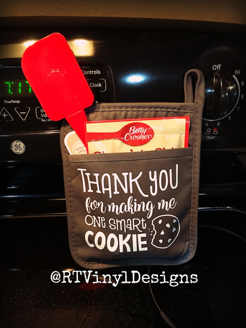 Teacher Appreciation Oven Mitt Baking Set with Spatula and Cookie Mix - Back to School Gift for Teachers