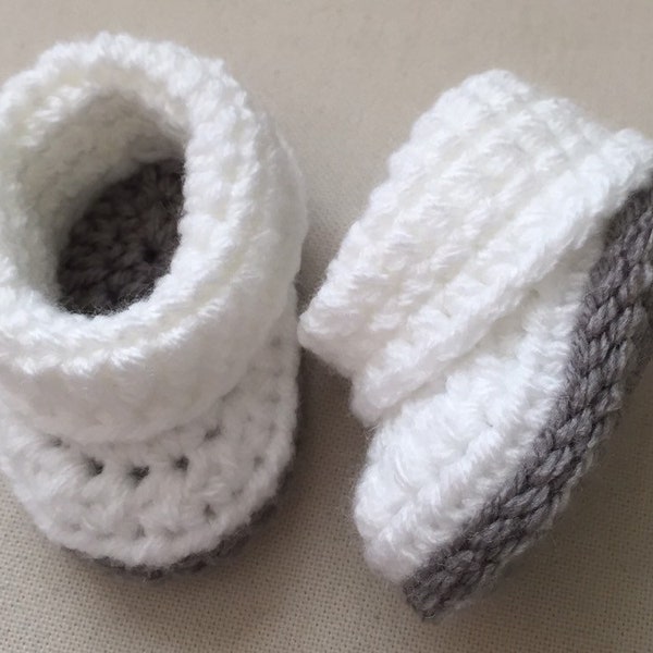 Crochet Baby Booties, Baby Shoes Crochet, Newborn Baby Shoes, Newborn Booties, White Baby Booties, Baby Girl Booties, Baby Boy Shoes