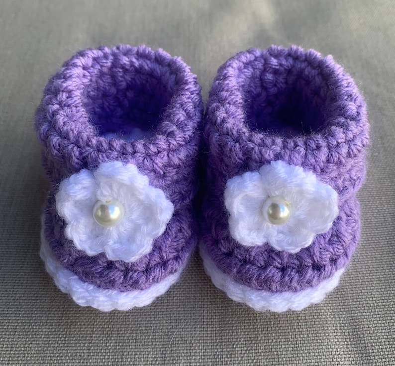 Purple clothing for babies and toddlers - Homecoming Crochet Baby Booties Outfit, Infant Baby Booties, Baby Girl Shoes, Newborn Girl Booties, Crocheted Shoes 