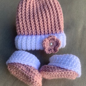 Infant Beanie and Booties, Baby Girl Hat, Booties Baby, Crocheted Beanie, Newborn Girl Booties, Crochet Baby Shoe, Newborn Shoes, Baby Shoes
