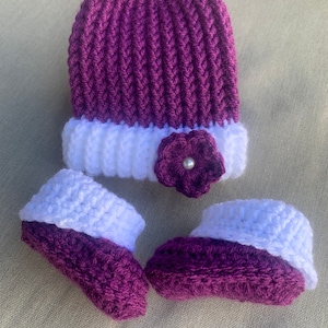 Baby Girl Booties and Hat, Baby Girl Crochet Booties, Crocheted Baby Shoes, Newborn Booties, Booties Baby, Baby Crochet Shoes, Newborn