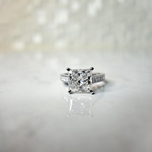 18KT White Gold Wedding Ring Princess Cut Moissanite Diamond Engagement Ring