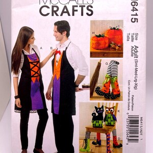 McCall's M6415: Halloween Apron & Fall Decor Sewing Pattern (S-XL)