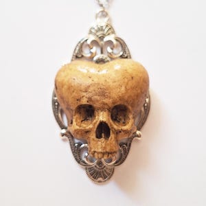 Skull necklace, gothic necklace, oddities jewelry, macabre jewelry, skull jewelry, memento mori