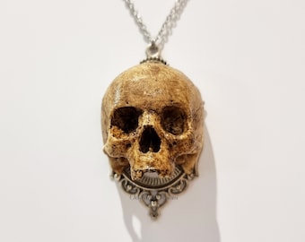 Skull necklace, gothic necklace, oddities jewelry, macabre jewelry, skull jewelry, memento mori