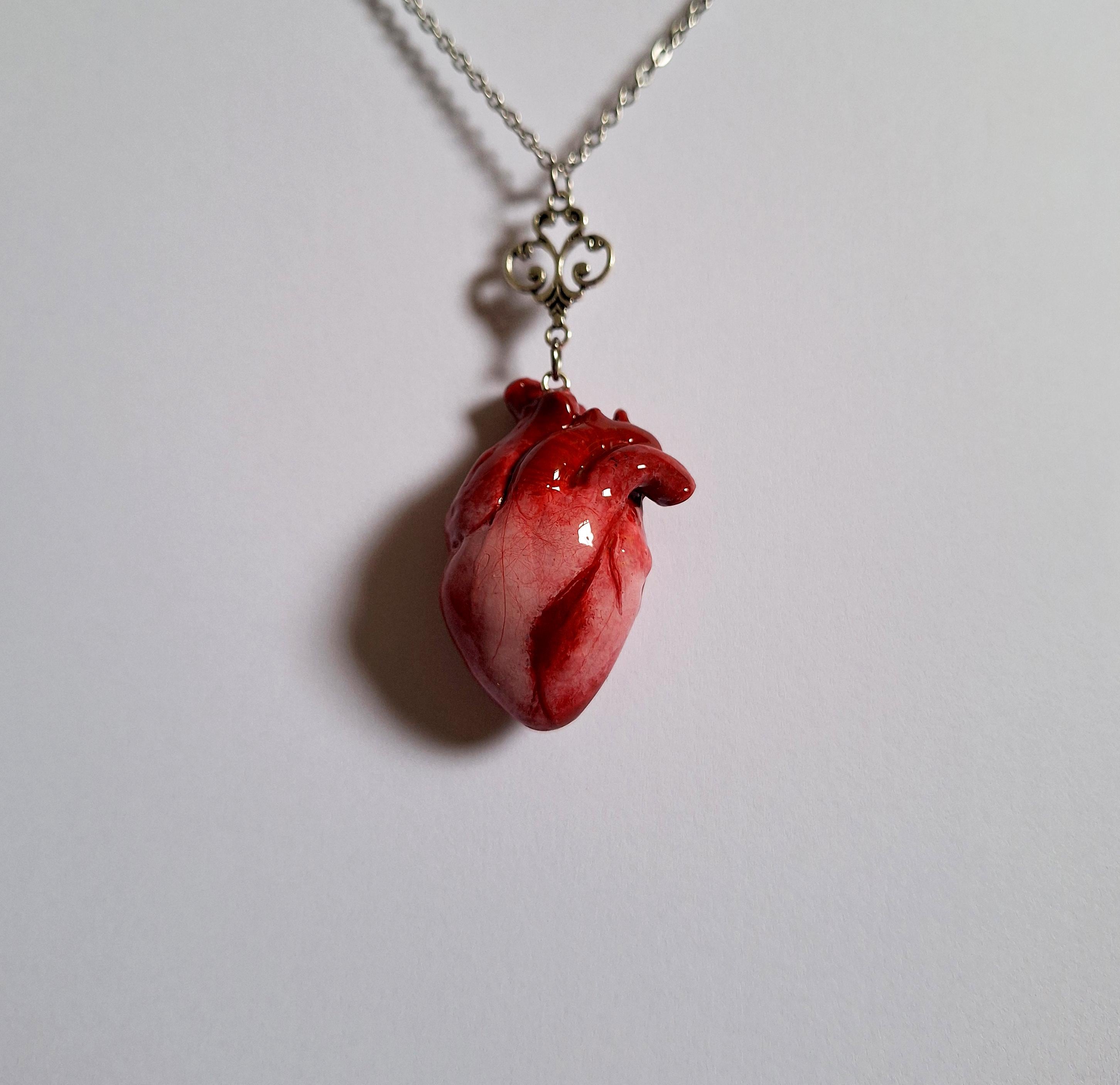つかさ　HUMAN MADE Heart Necklace RED HUMAN MADE Heart Silver Necklace in Red | SVD USA