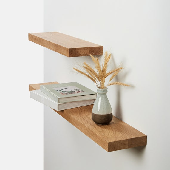 BestLoft® Schweberegal Ruby ohne Baumkante Tief aus Eiche Wandboard Wandregal mit Befestigung in verschiedenen Größen Wohnzimmerregal
