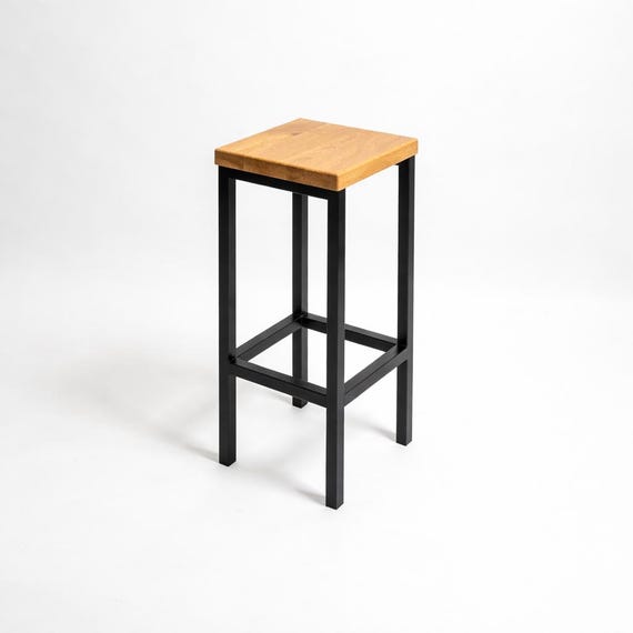 BestLoft Barhocker New York Handmade Industriedesign Loftdesign Stahl Holz Eiche massiv Hocker Holzhocker Stuhl Gastronomie Barstuhl