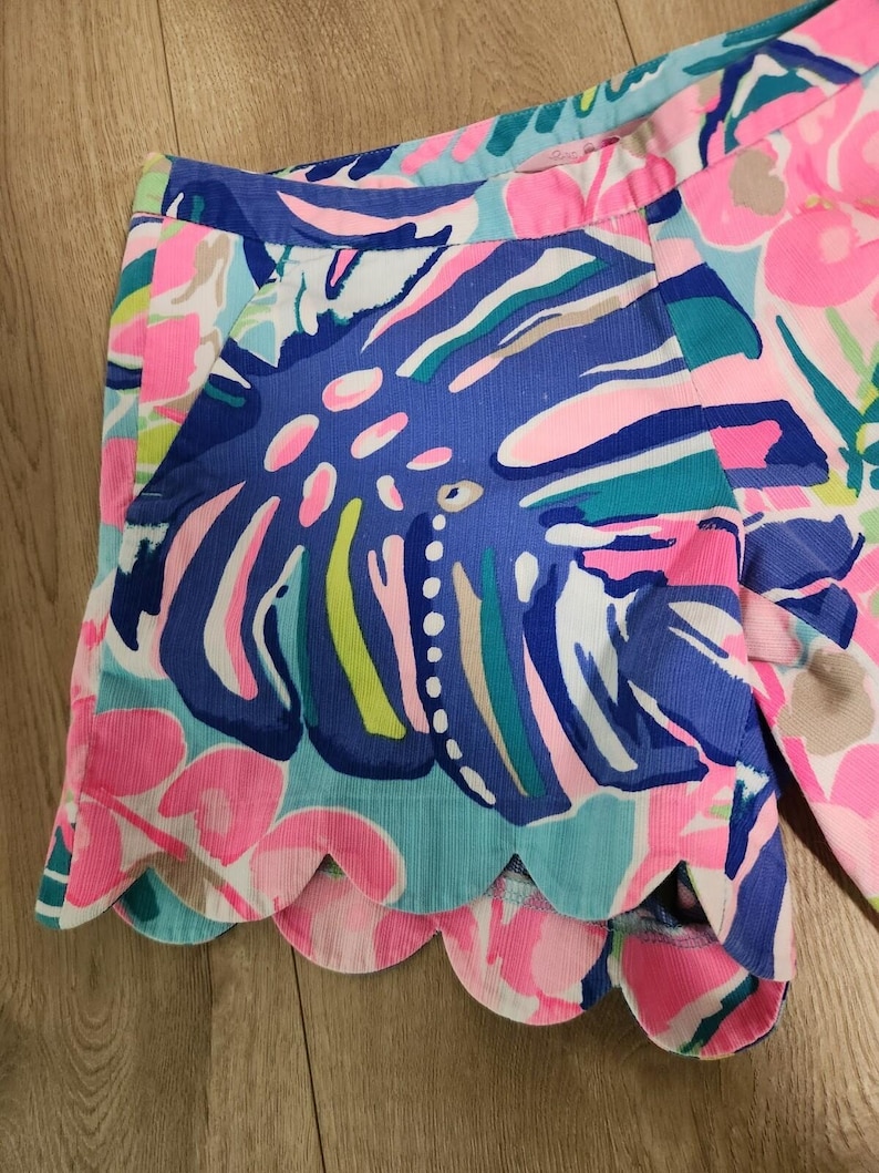 Lilly Pulitzer Buttercup Magnolia Pink Blue Scallop Hem Colorful Shorts Sz 0 image 2