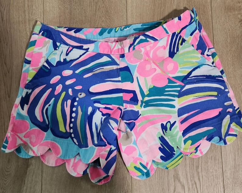 Lilly Pulitzer Buttercup Magnolia Pink Blue Scallop Hem Colorful Shorts Sz 0 image 1