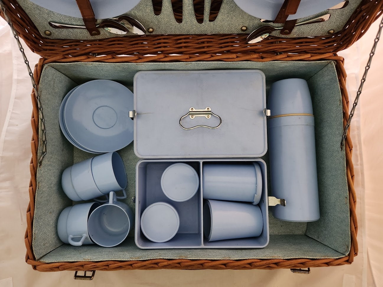 Vintage 1950s Coracle Wicker Picnic Basket 38pc Made in England Leather