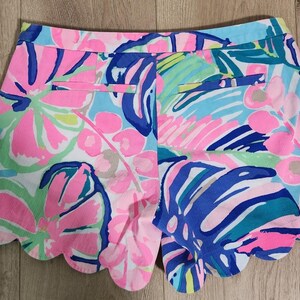 Lilly Pulitzer Buttercup Magnolia Pink Blue Scallop Hem Colorful Shorts Sz 0 image 3