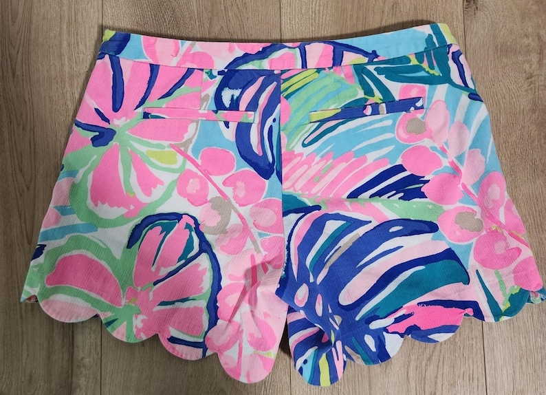Lilly Pulitzer Buttercup Magnolia Pink Blue Scallop Hem Colorful Shorts Sz 0 image 3