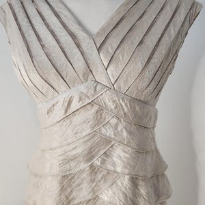 VTG Adrianna Papell Gold Metallic Tiered Ruffle Sleeveless Mermaid Maxi Dress 6 image 3
