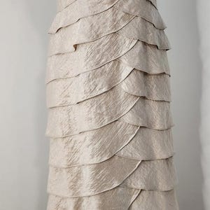 VTG Adrianna Papell Gold Metallic Tiered Ruffle Sleeveless Mermaid Maxi Dress 6 image 2