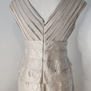 VTG Adrianna Papell Gold Metallic Tiered Ruffle Sleeveless Mermaid Maxi Dress 6 image 4