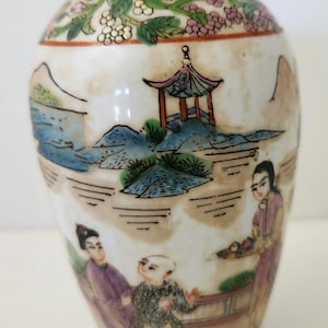 Vintage Chinese Qianlong Imperial Famille Porcelain 6&quot; Vase Hand Painted Marked