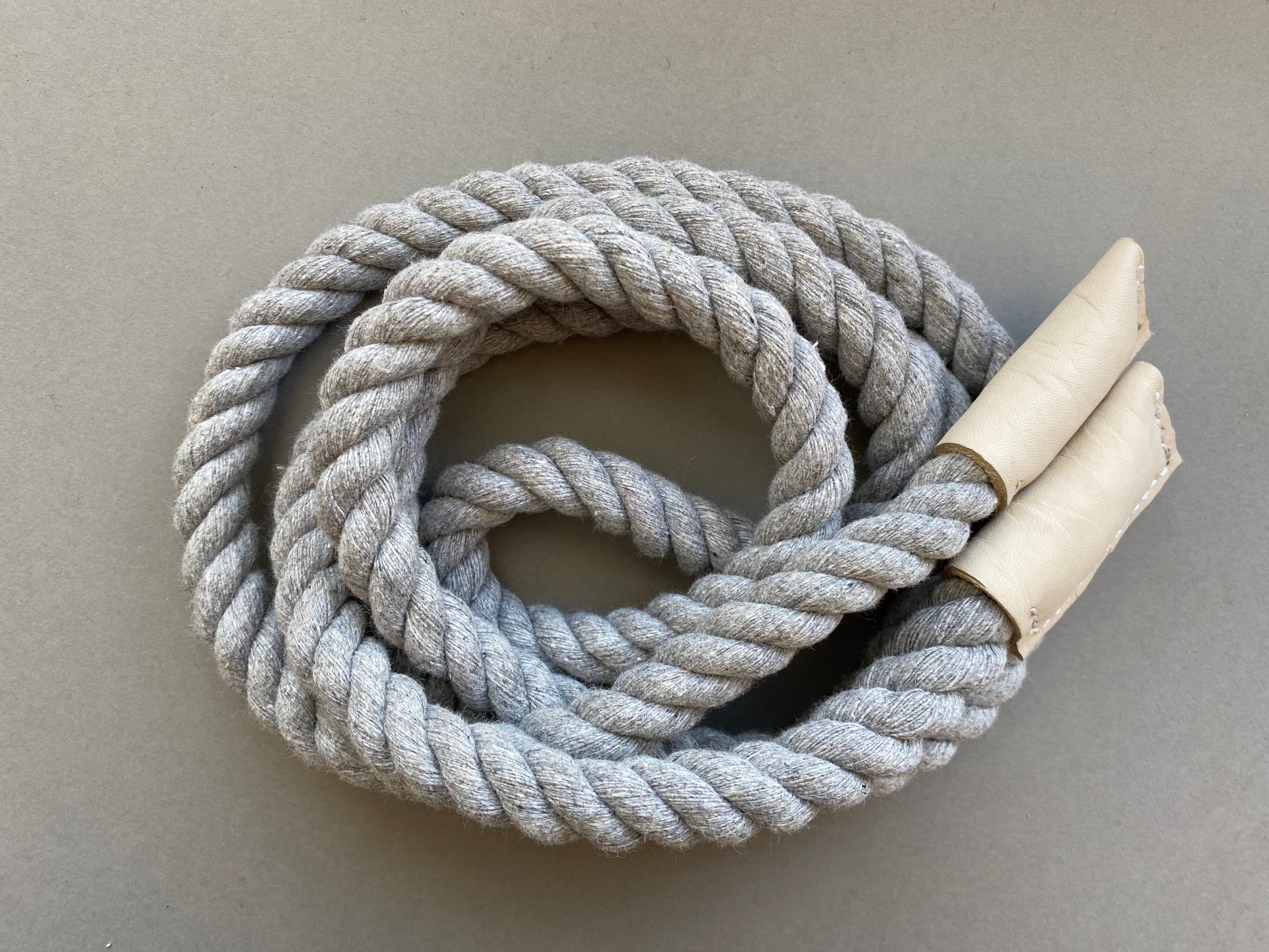 a cord belt that can be wrapped and tied