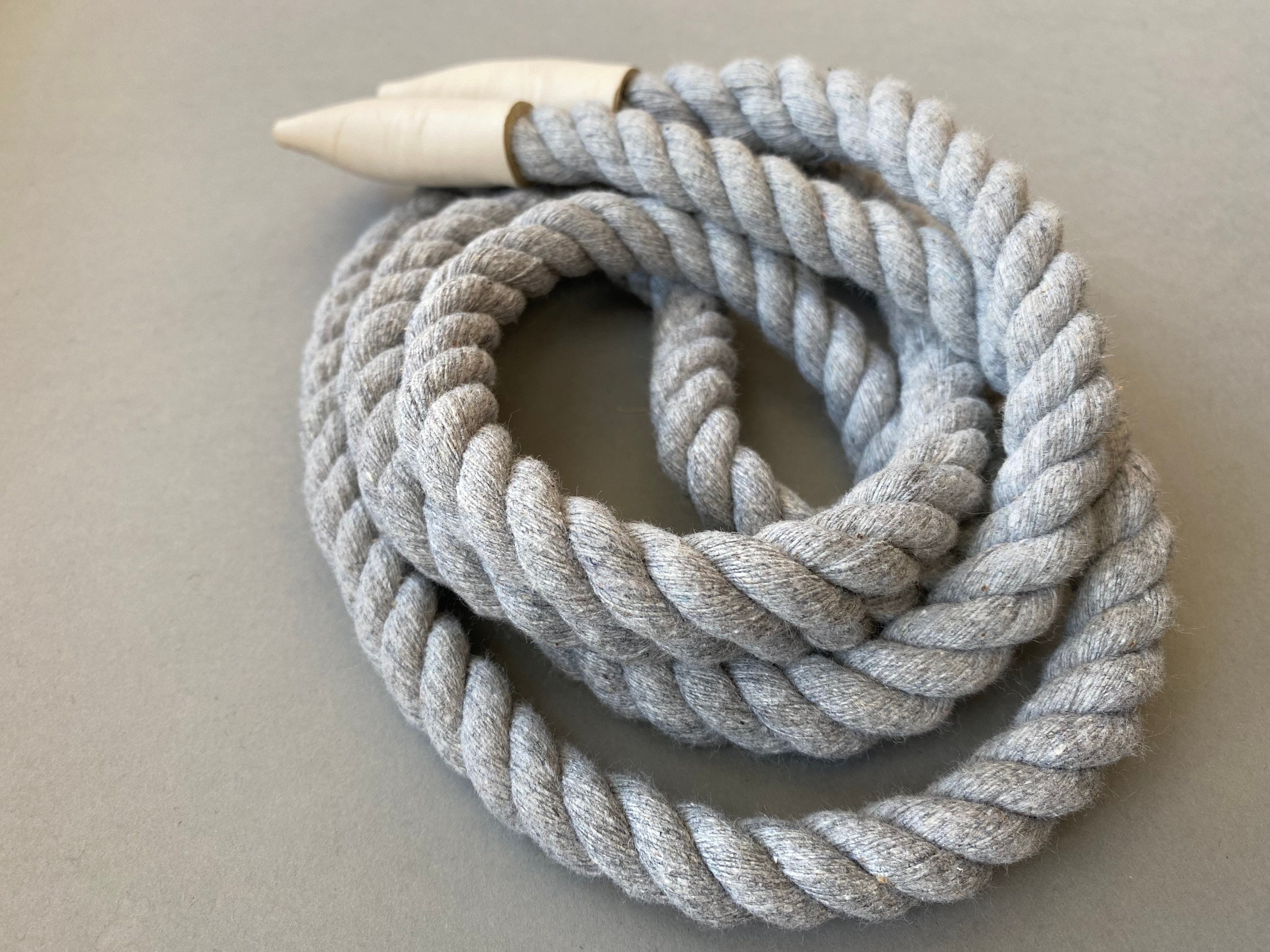 a cord belt that can be wrapped and tied