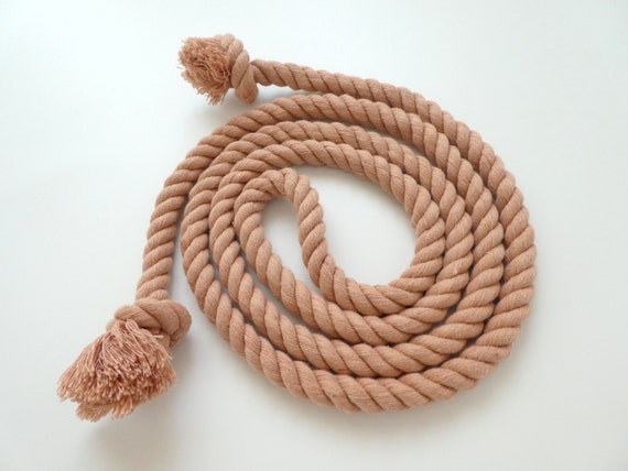 Rope belt clearance knot
