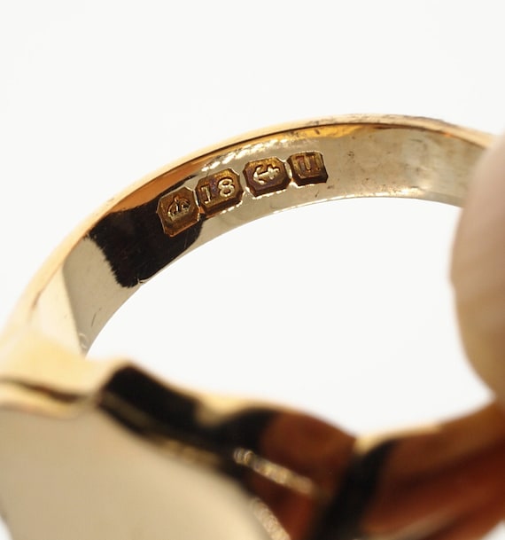Heavy antique gold signet ring, solid large, chun… - image 2