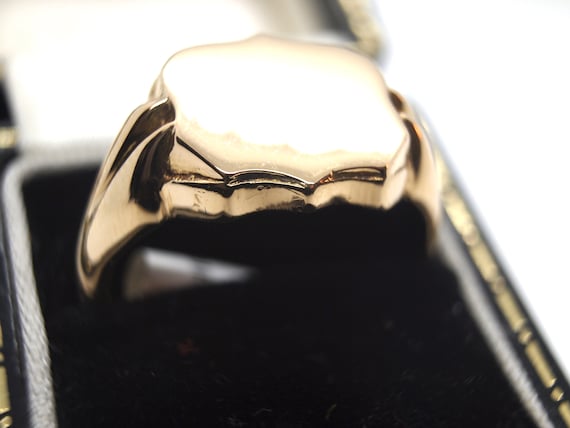 Heavy antique gold signet ring, solid large, chun… - image 1