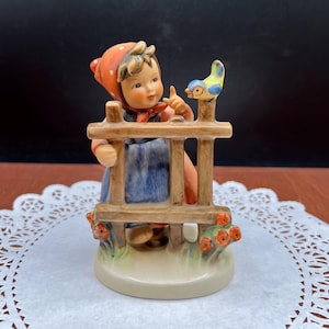 Hummel Figurine 203 /1 Signs of Spring TMK5