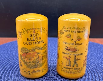 Vintage Country Style Yellow USA Pottery Salt and Pepper Shaker Set