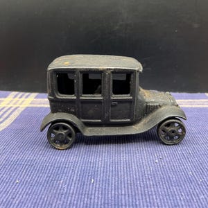 Vintage Cast Iron Classic Die Cast Ford Model T Car Toy