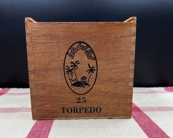 Vintage Isla del Sol Wood Cigar Box