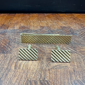 Vintage Mid Century Gold Tone Tie Clip/Bar and Cuff links
