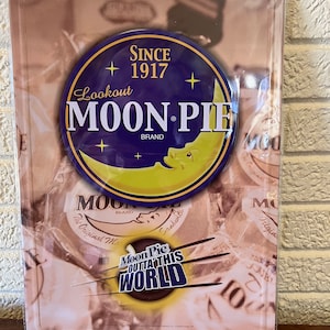 Vintage Style Embossed Retro Moon-Pie Metal/Tin Advertising Sign